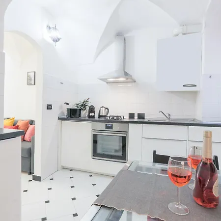 Apartment La Casa Di Volta A Genoa